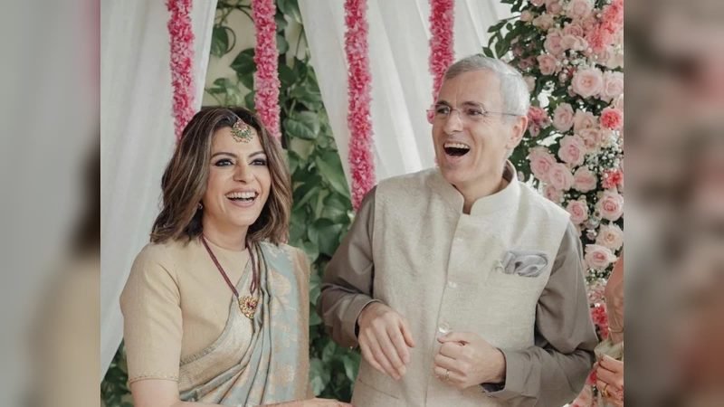 বিচ্ছেদৰ তিনিমাহ পিছতে সাংবাদিক নিধি ৰাজদানক বিয়া জম্মু-কাশ্মীৰৰ মুখ্যমন্ত্ৰী ওমৰ আব্দুল্লাৰ