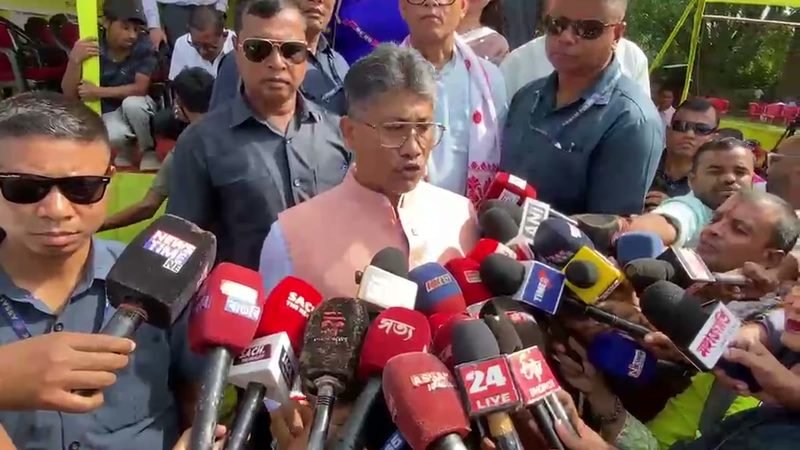 শিৱসাগৰ-চৰাইদেউত কৃষকলৈ নাৰিকল-তামোলৰ পুলি