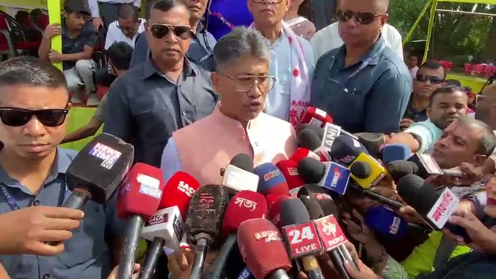 শিৱসাগৰ-চৰাইদেউত কৃষকলৈ নাৰিকল-তামোলৰ পুলি