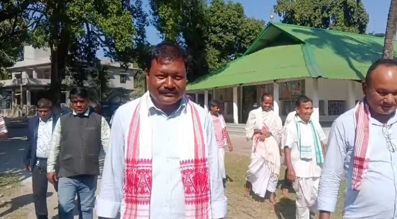 চাকৰিৰ প্ৰলোভনেৰে ডিমাকুছিৰ ব্যৱসায়ীৰ পৰা ৫২ হাজাৰ টকা লুট
