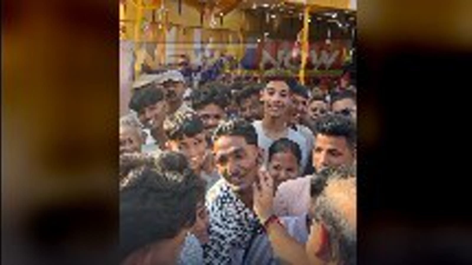 তোৰ চুলিৰ কাটটো ভাল লাগিছে, ইয়াত এনেকুৱা আছে জানো?