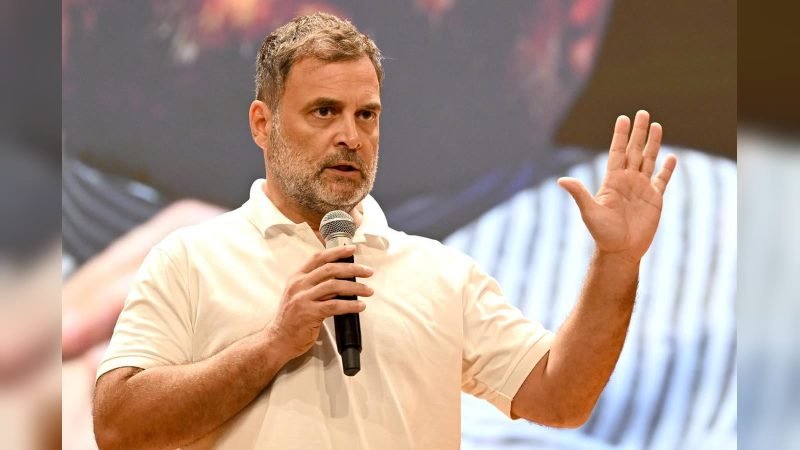 “কাইলৈ দেখা হ’ব, আহক একেলগে খোজ কাঢ়োঁ।”: দিল্লীত সমদলৰ আহ্বান ৰাহুল গান্ধীৰ
