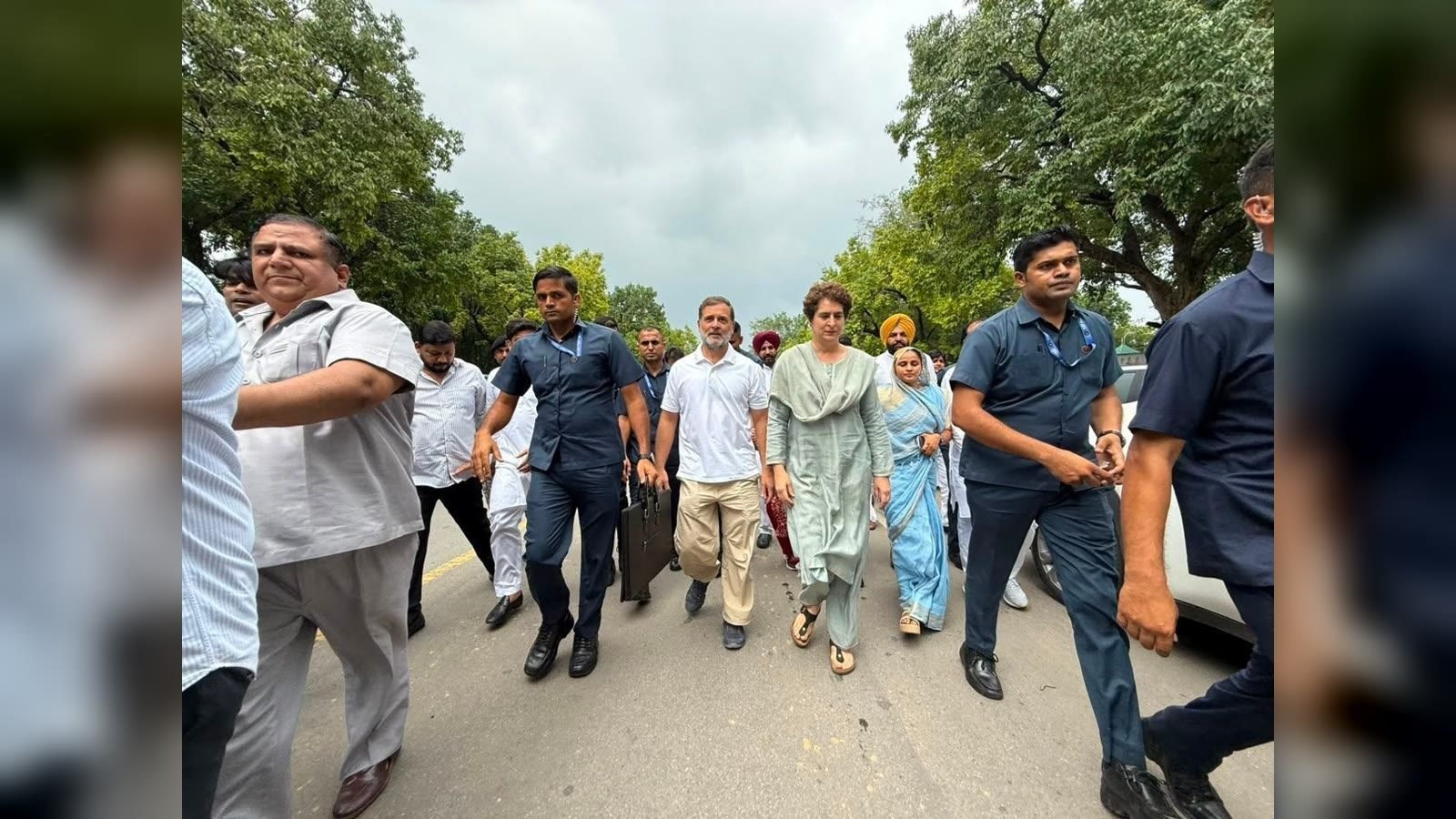 আৰক্ষীৰ লাঠীলৈ ভয় নকৰিব, ১ নৱেম্বৰত দিল্লীলৈ আহক: ৰাহুল গান্ধী
